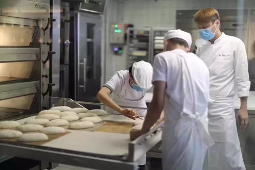 排隊(duì)7小時才能喝上的喜茶，竟是這個帥得掉渣的90后男神一手創(chuàng)立